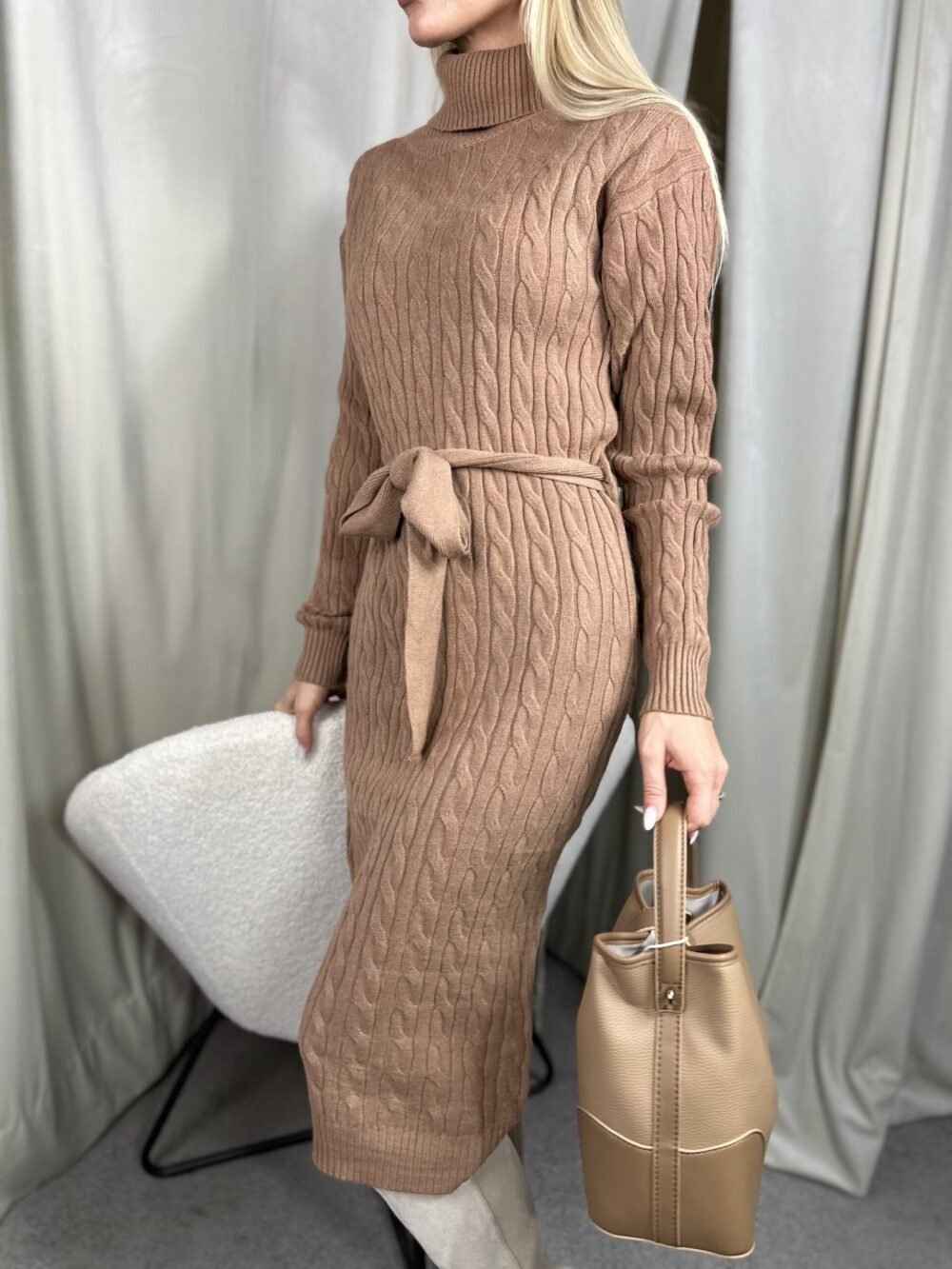 Šilta suknelė su kakliuku - Image 6