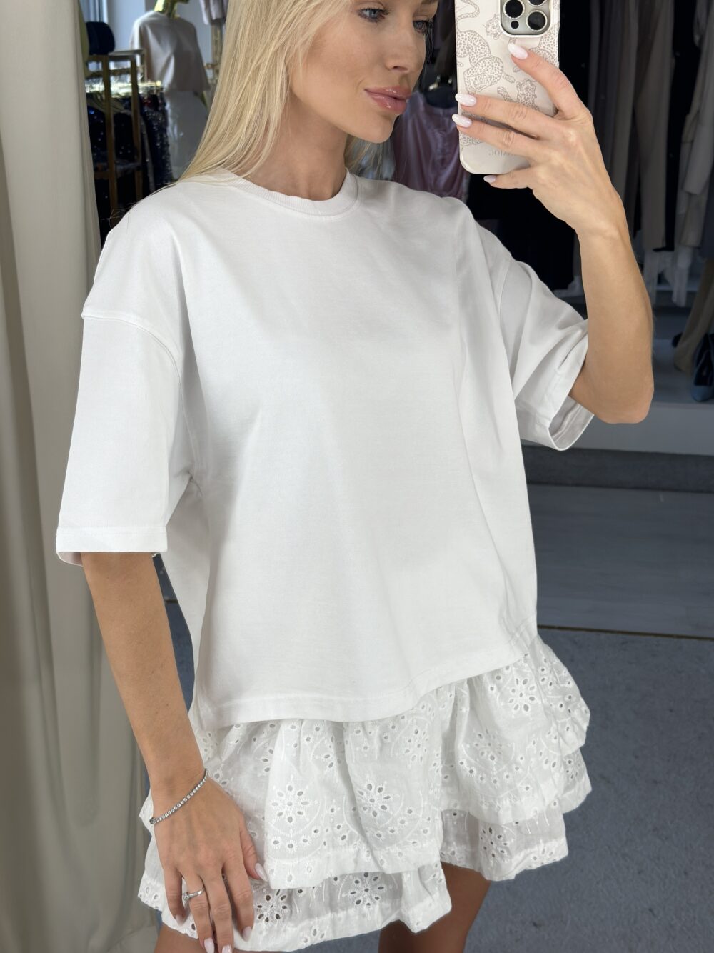 Vienspalviai oversize marškinėliai - Image 2
