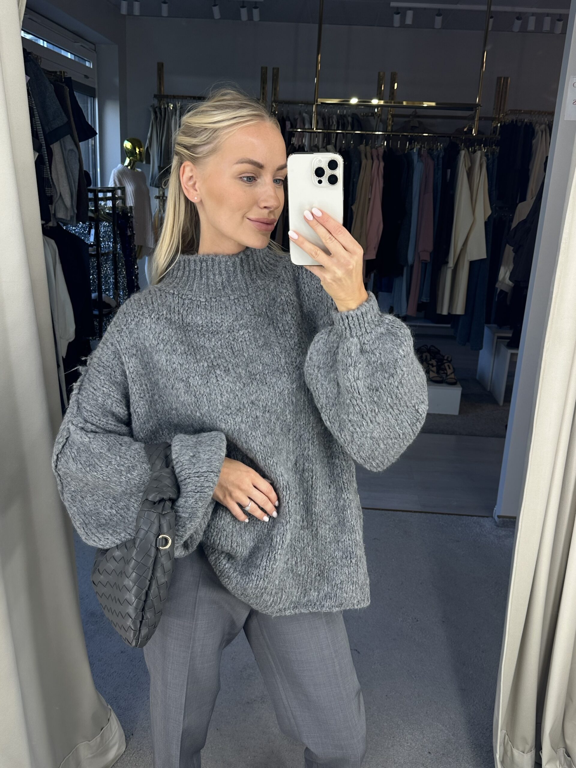 Oversize megztinis su vilna