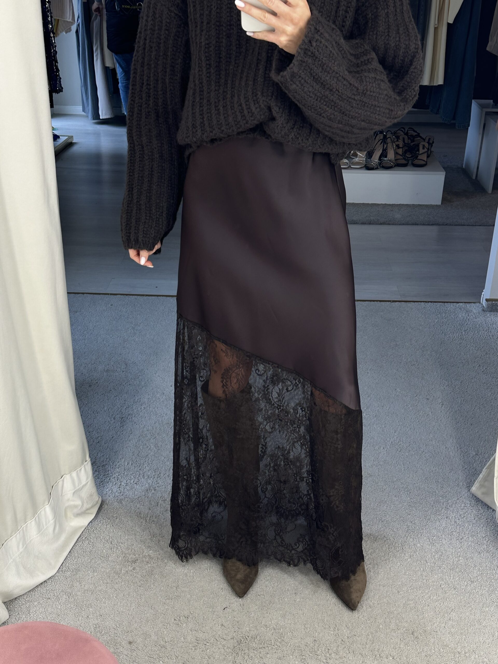 Sijonas LACE