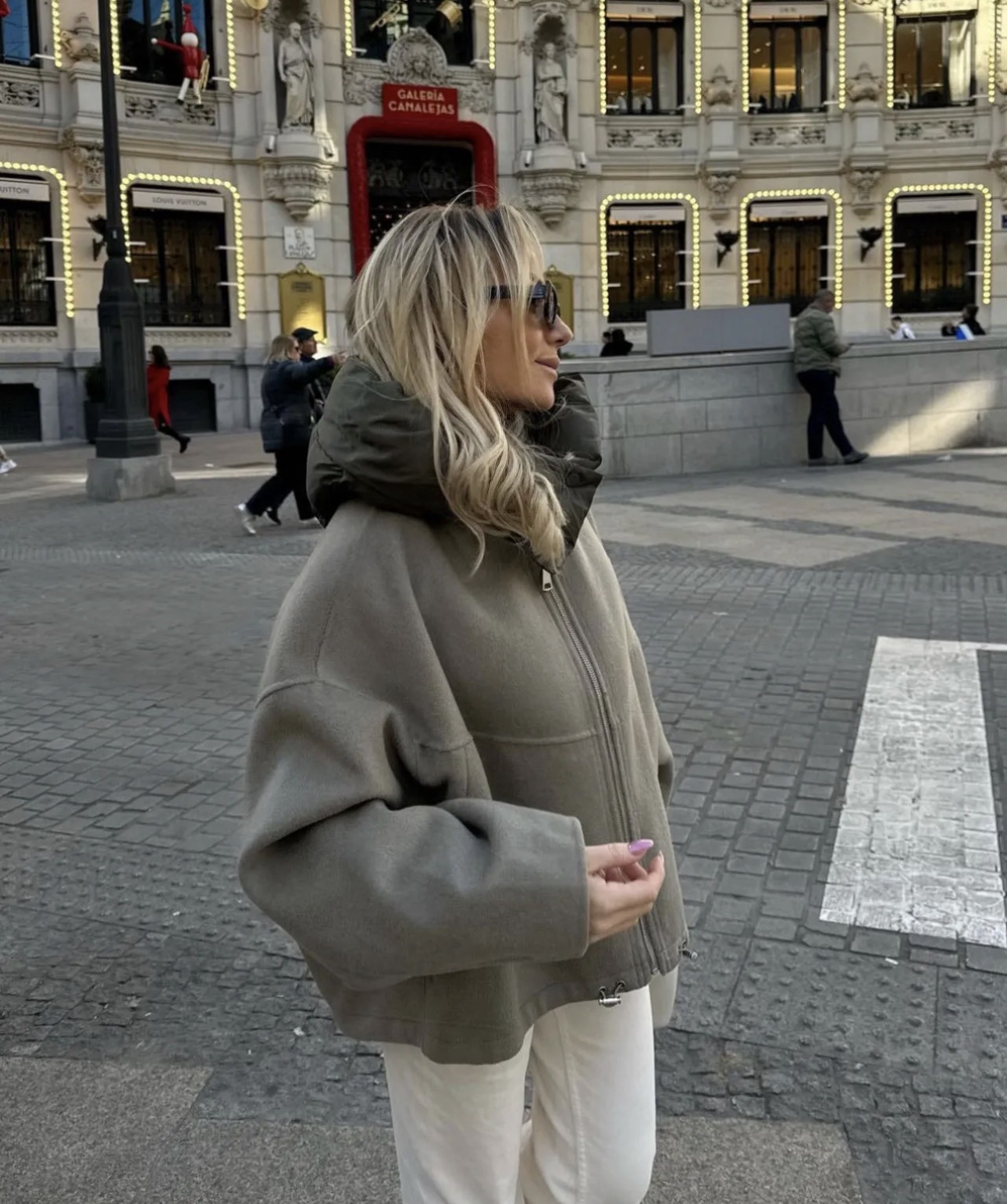 Striukė su kapišonu