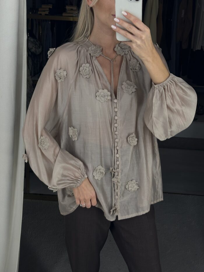 Transparent palaidinė