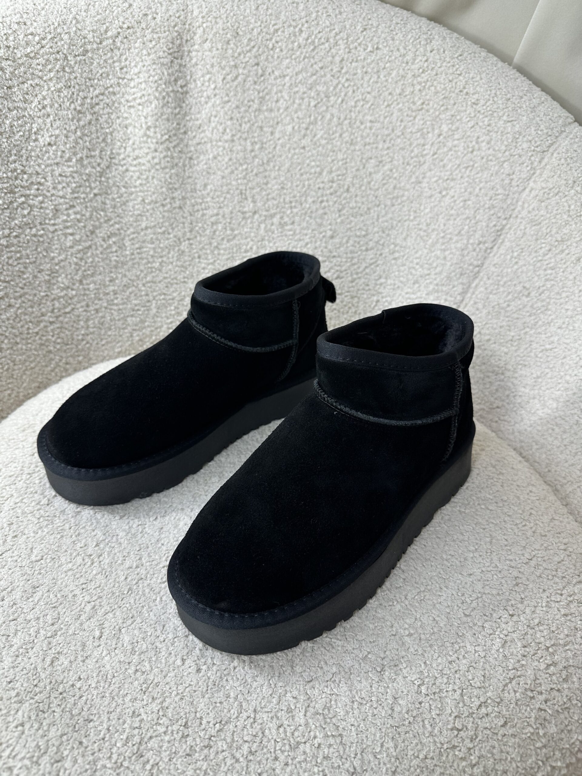 Natūralios odos aulinukai BLACK