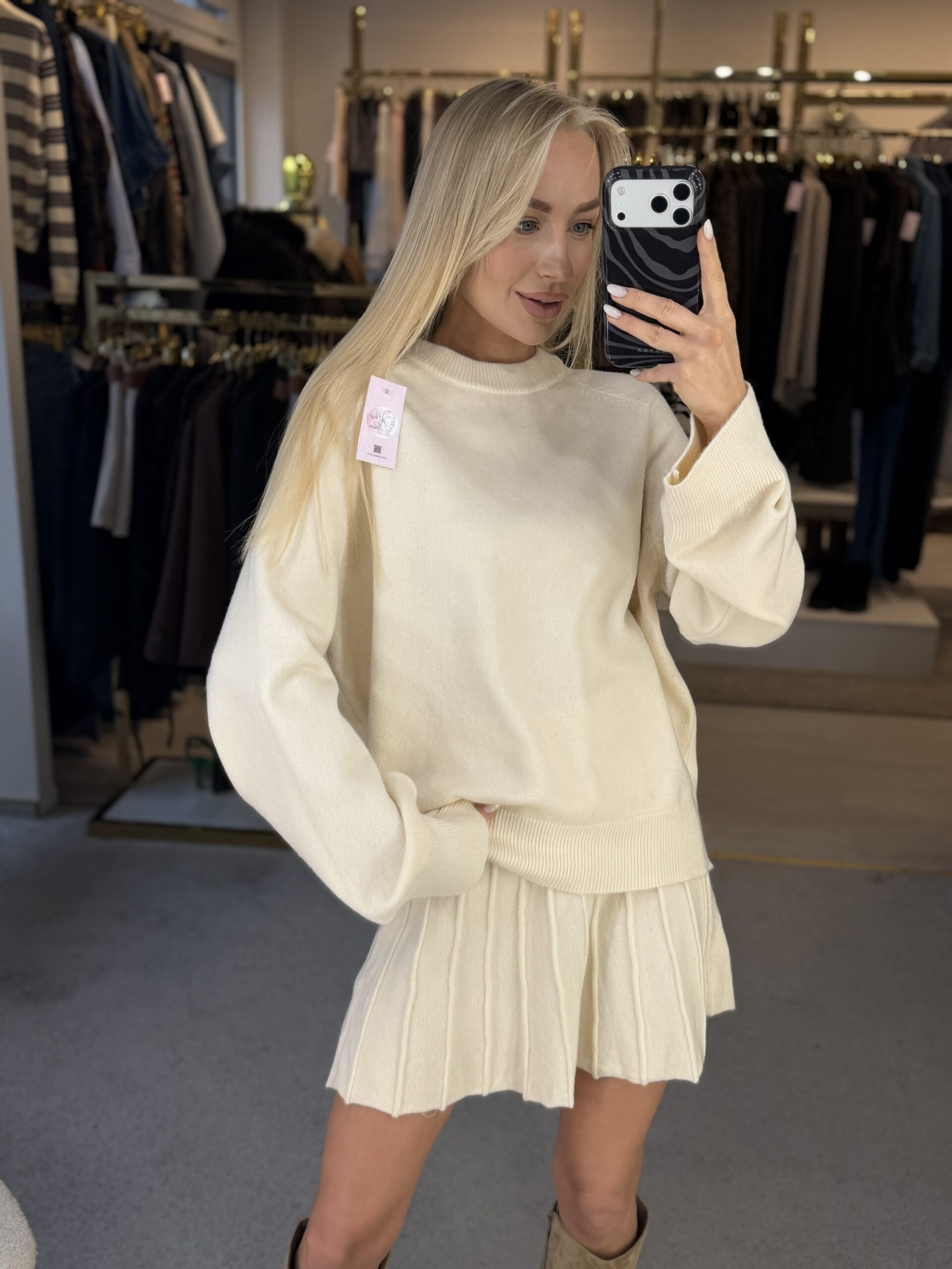 Nertas kostiumėlis Pleat