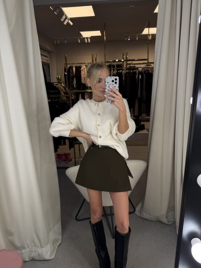 Rudi sijonšorčiai su dirželiu