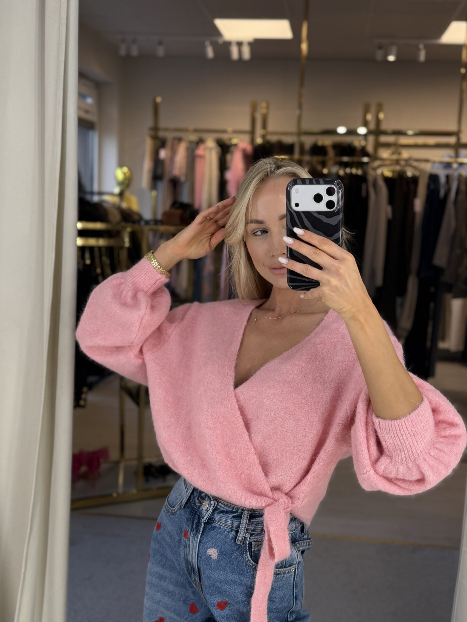 Susijuosiantis megztukas