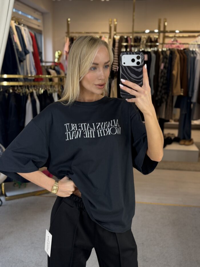 Marškinėliai Always late