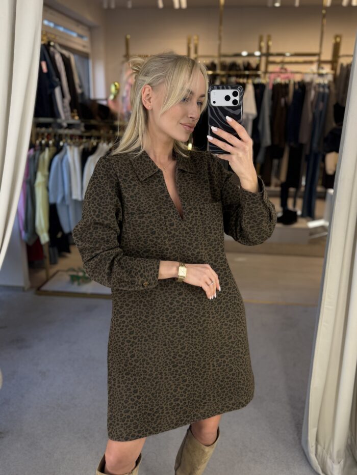 Leopardo džinsinė suknelė