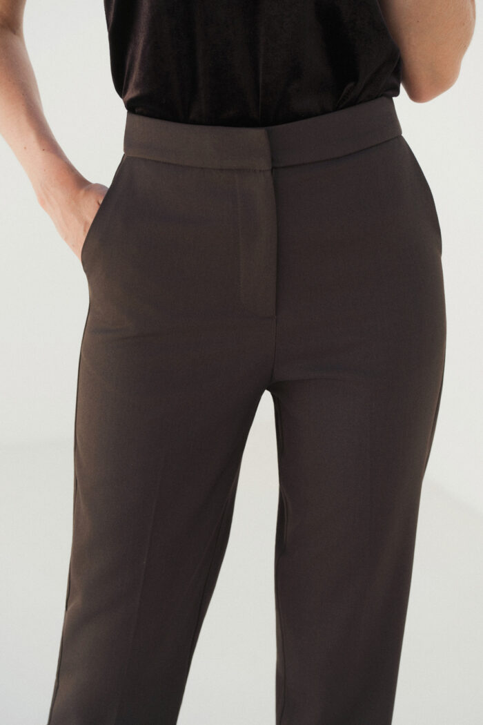Slim fit kelnės