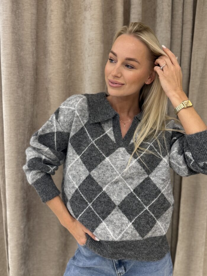 Megztinis KELIE